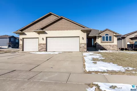 7816 W Kelsey Cir, Sioux Falls, SD 57106
