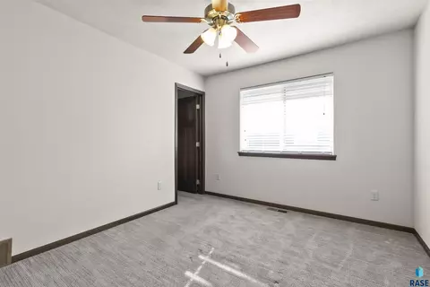 Bedroom - Dorian Dr, Yankton, SD 57078 photo 1 of 3