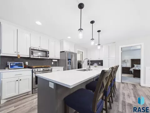 1008 S Tracy Dr, Brandon, SD 57005 photo 11