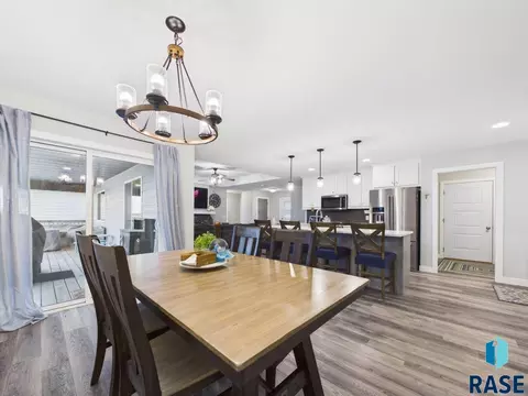 1008 S Tracy Dr, Brandon, SD 57005 photo 18