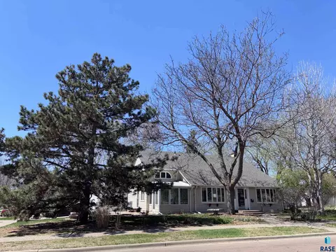 2115 S 4th Ave, Sioux Falls, SD 57105