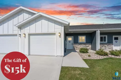 6215 S Hunt Pl, Sioux Falls, SD 57106