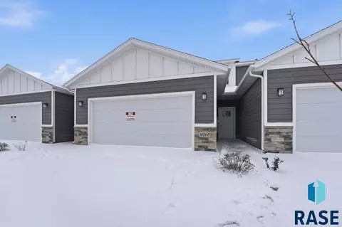 6205 S Hunt Pl, Sioux Falls, SD 57106