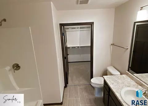 6609 W Gresford Pl, Sioux Falls, SD 57106 photo 8