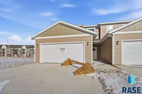1263 N Marion Rd #1, Sioux Falls, SD 57107