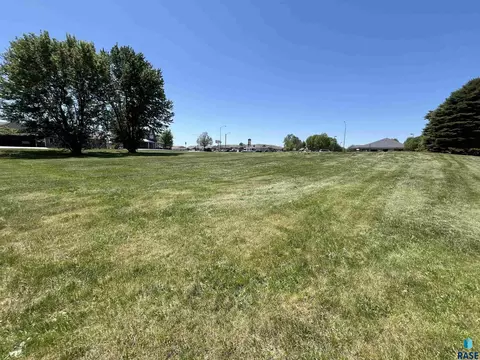 500 N Heritage Pkwy, Tea, SD 57064 photo 6