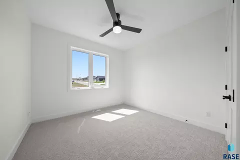 7300 E Misty Knoll Cir, Sioux Falls, SD 57110 photo 16