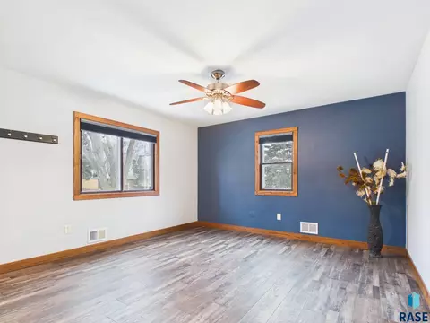 3200 E 17th St, Sioux Falls, SD 57103 photo 8