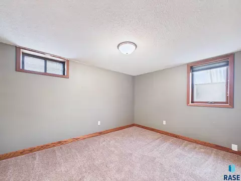 3200 E 17th St, Sioux Falls, SD 57103 photo 13
