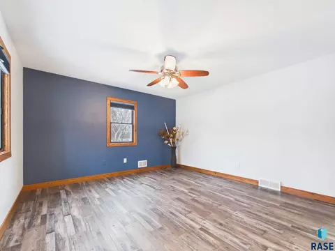3200 E 17th St, Sioux Falls, SD 57103 photo 7