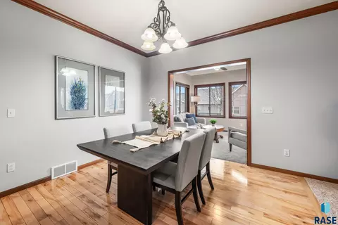 4504 E Kearney Pl, Sioux Falls, SD 57110 photo 6