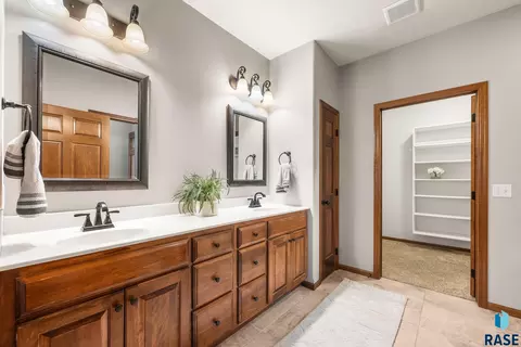 4504 E Kearney Pl, Sioux Falls, SD 57110 photo 12