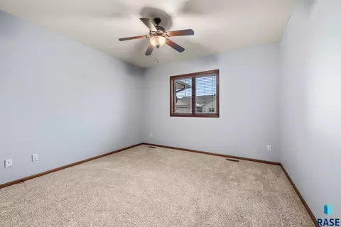 4504 E Kearney Pl, Sioux Falls, SD 57110 photo 15