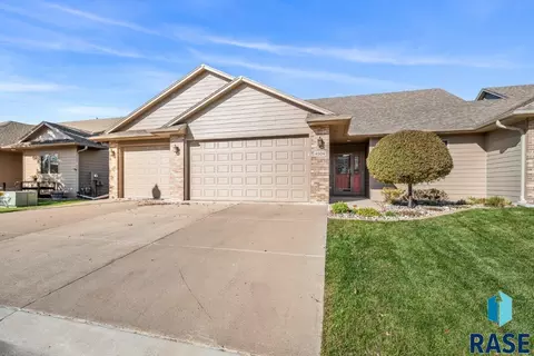 4504 E Kearney Pl, Sioux Falls, SD 57110 photo 5