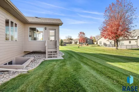 4504 E Kearney Pl, Sioux Falls, SD 57110 photo 23
