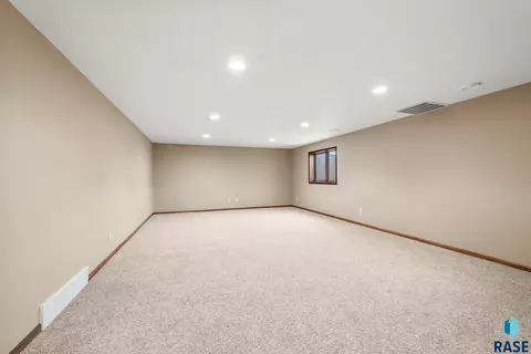 4504 E Kearney Pl, Sioux Falls, SD 57110 photo 14