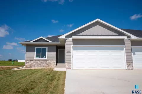 2206 E Christensen St, Brandon, SD 57005