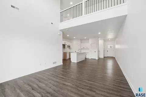 Living - 6906 E Brooks Edge Pl, Sioux Falls, SD 57110 photo 3 of 4