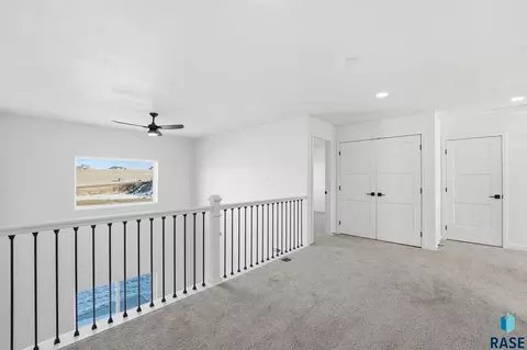 Entry Way - 6906 E Brooks Edge Pl, Sioux Falls, SD 57110 photo 2 of 3