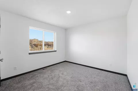 Bedroom - 6906 E Brooks Edge Pl, Sioux Falls, SD 57110 photo 5 of 5