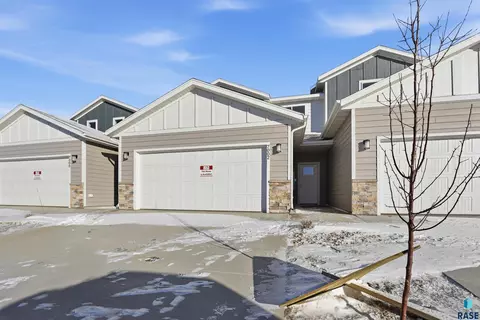 6906 E Brooks Edge Pl, Sioux Falls, SD 57110
