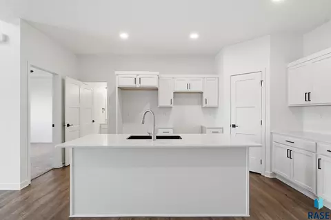 Kitchen - 6906 E Brooks Edge Pl, Sioux Falls, SD 57110 photo 1 of 1