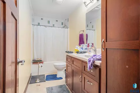 1012 N Caleb Ave, Sioux Falls, SD 57103 photo 9