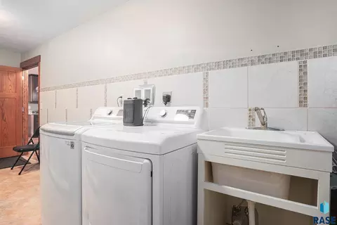 1012 N Caleb Ave, Sioux Falls, SD 57103 photo 31