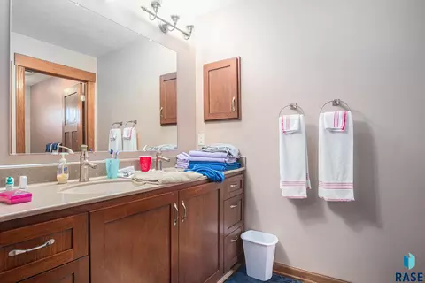 1012 N Caleb Ave, Sioux Falls, SD 57103 photo 13