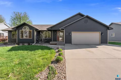 209 W Ironwood St, Brandon, SD 57005