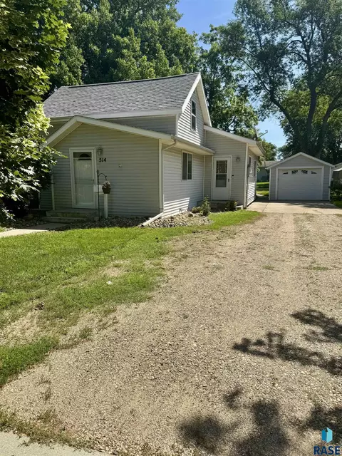 514 N Chicago Ave N, Madison, SD 57042