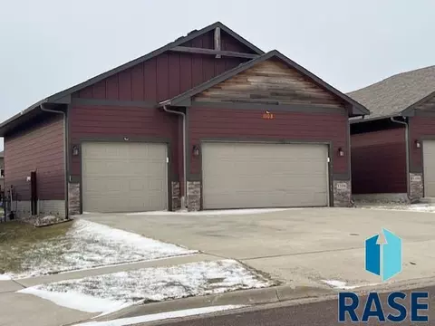 1108 N Brennan Ct, Sioux Falls, SD 57110