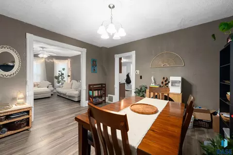 Dining - S Grange Ave, Sioux Falls, SD 57104 photo 2 of 4