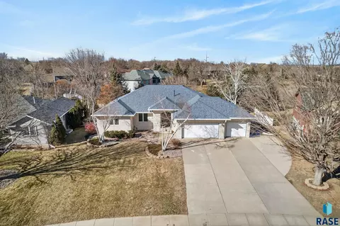 1244 S Stoney Pointe Ct, Sioux Falls, SD 57106