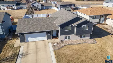 3805 S Camden Ave, Sioux Falls, SD 57106