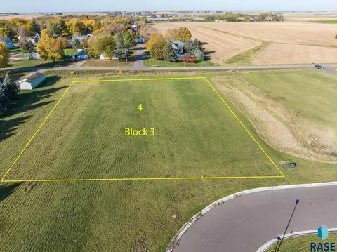 1300 Willard Ln, Larchwood, IA 51241