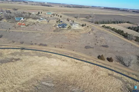 6097 Point Dr, Madison, SD 57042 photo 6