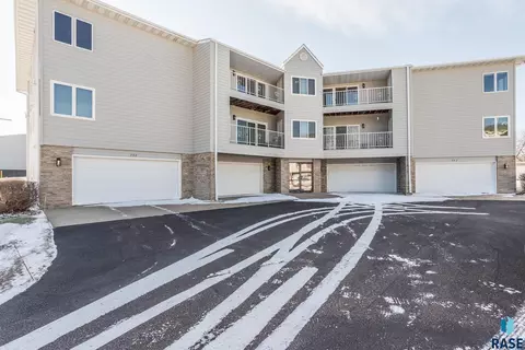 4609 S Oxbow Ave #303, Sioux Falls, SD 57106