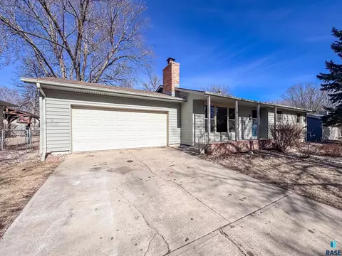 5408 W 52nd St, Sioux Falls, SD 57106