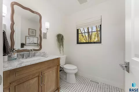 2841 E Old Orchard Trl, Sioux Falls, SD 57103 photo 18