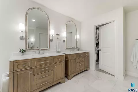 2841 E Old Orchard Trl, Sioux Falls, SD 57103 photo 27