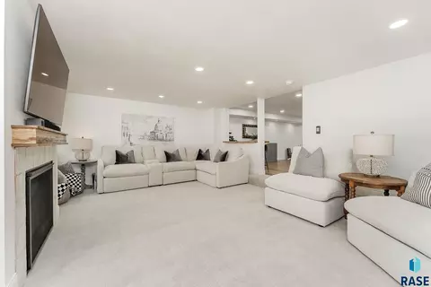 2841 E Old Orchard Trl, Sioux Falls, SD 57103 photo 41