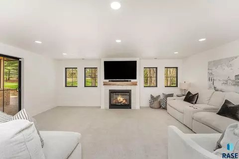 2841 E Old Orchard Trl, Sioux Falls, SD 57103 photo 40