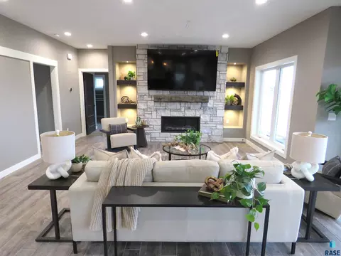 Living - 27240 S Noble Cir, Tea, SD 57064 photo 1 of 2