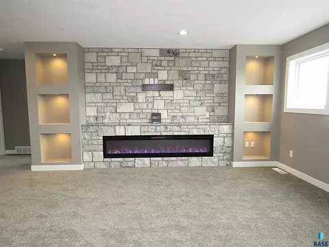 Living - 27240 S Noble Cir, Tea, SD 57064 photo 4 of 4