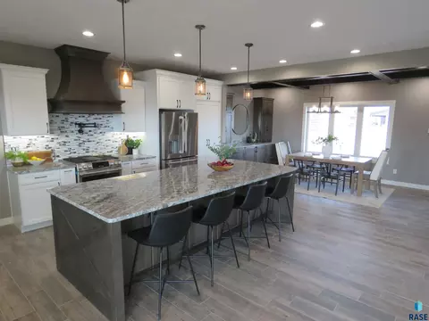 Kitchen - 27240 S Noble Cir, Tea, SD 57064 photo 2 of 7