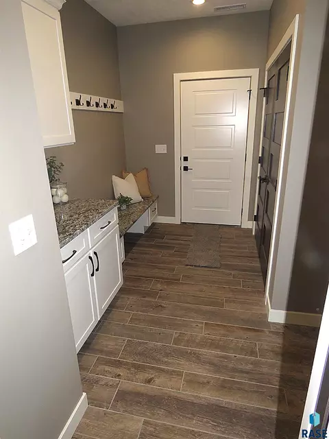 Entry Way - 27240 S Noble Cir, Tea, SD 57064 photo 2 of 3