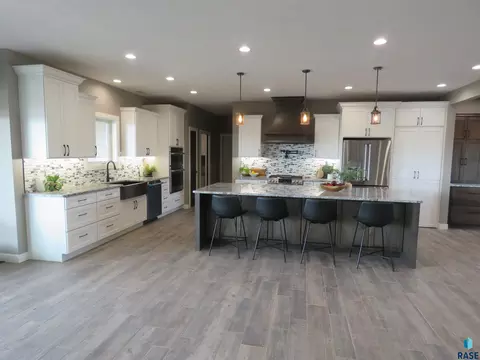 Kitchen - 27240 S Noble Cir, Tea, SD 57064 photo 1 of 7
