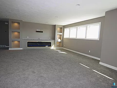 Living - 27240 S Noble Cir, Tea, SD 57064 photo 2 of 2