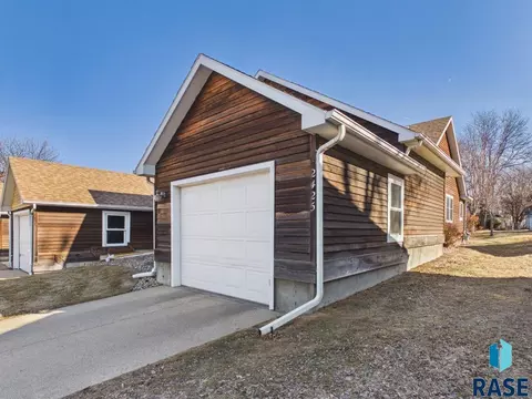 2425 S Center Ave, Sioux Falls, SD 57105 photo 25